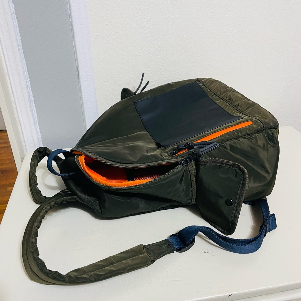 💼